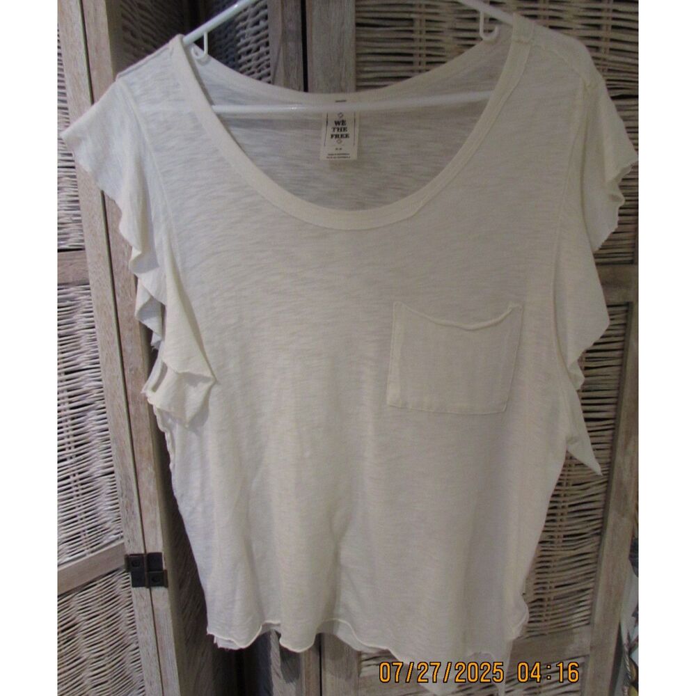 We the Free size M white ragged t-shirt top tee shirt with pocket Free people